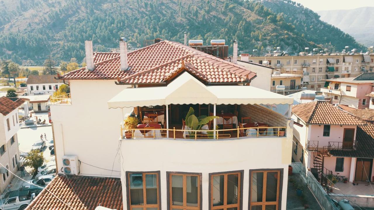 Hotel Pasarela Berat Exterior photo